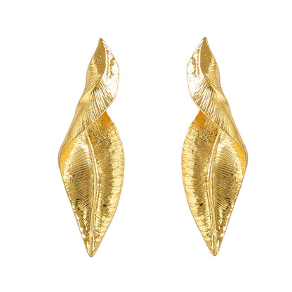 Chic Vintage-Inspired Irregular Leaf Earrings with Twisted Texture - Bold and Elegant Statement Jewelry for Women