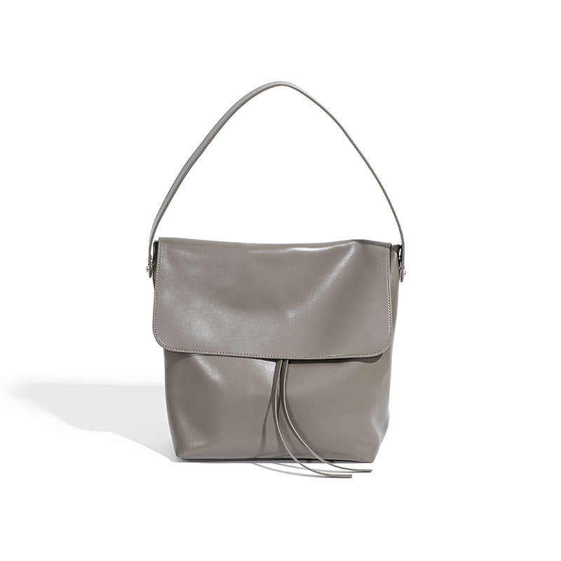 Vintage Genuine Leather Shoulder Bag Large Capacity Artistic Tote Bag with Japanese Korean Style for Commuting and Casual Crossbody Use