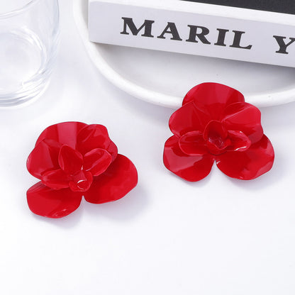 Stylish Vintage-Inspired Metal Flower Stud Earrings – Elegant and Versatile Lightweight Jewelry for Everyday Wear