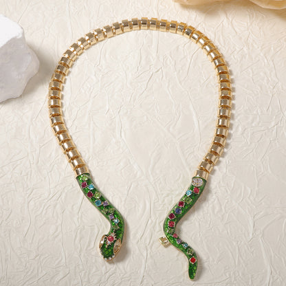 Exaggerated Creative Design Metal Chain Necklace with Colorful Zirconia and Green Snake Pendant – Unique Women's Jewelry Accessory