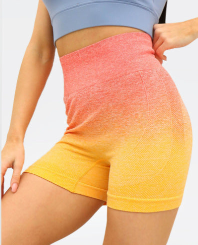 Seamless Gradient Dyed Peach Butt Lifting Compression Yoga Shorts for Women for Fitness and Workout Enthusiasts