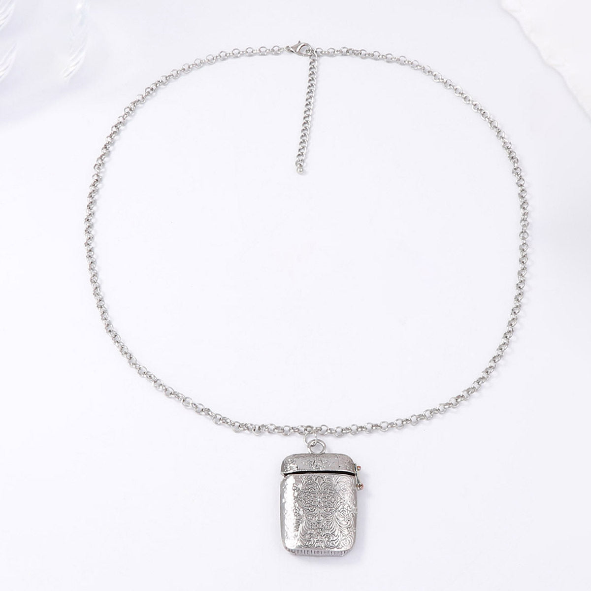 Elegant Minimalist Alloy Floral Pendant Box Chain Necklace – Versatile Casual Accessory for Effortless Style