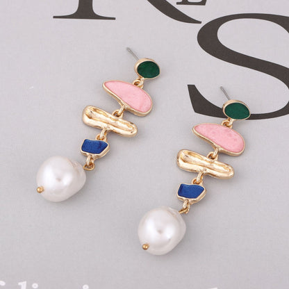 Chic Irregular Geometric Pearl Inlaid Earrings for a Fresh, Versatile Look – Perfect for Trendy Young Women!