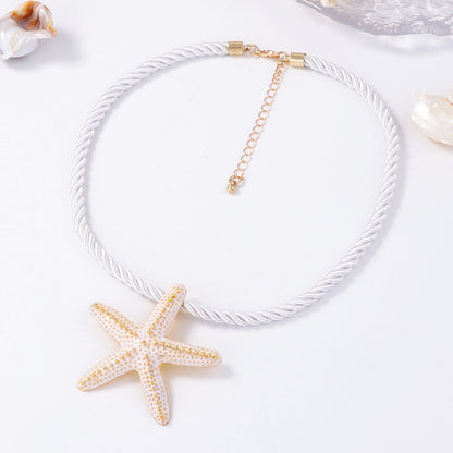 Stylish Ocean-Inspired Starfish Pendant Necklace for Women - Minimalist Resin and Alloy Casual Jewelry for Any Occasion