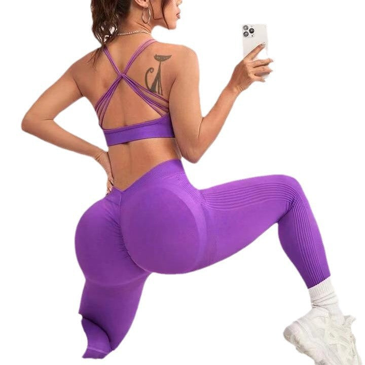 Seamless Peach Yoga Set for Women Lifted Butt Leggings and Sports Bra 2 Piece Activewear Ensemble for Comfort and Style