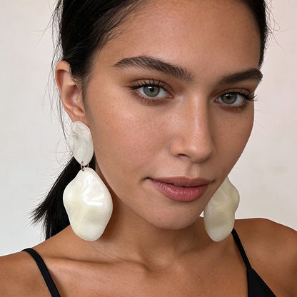 Elegant and Trendy Geometric Irregular Resin Earrings – Chic Statement Accessories for Women