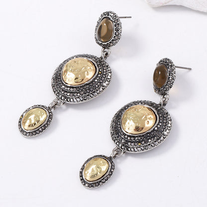 Chic Vintage-Inspired Luxe Geometric Alloy Round Earrings with Sparkling Diamonds - Perfect for Fashion-Forward Women