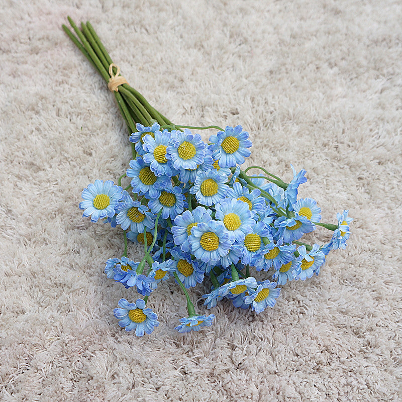 Charming Artificial Chamomile and Daisy Bouquet - Perfect Faux Flowers for Fresh and Inviting Home Décor, Ideal for Dining Tables and Soft Furnishings