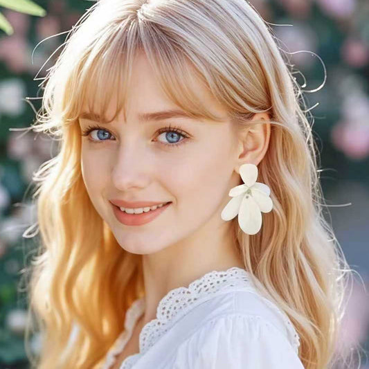 Chic and Elegant Irregular Geometric White Resin Drop Earrings for Women – Lightweight, Luxurious Style Perfect for Any Occasion