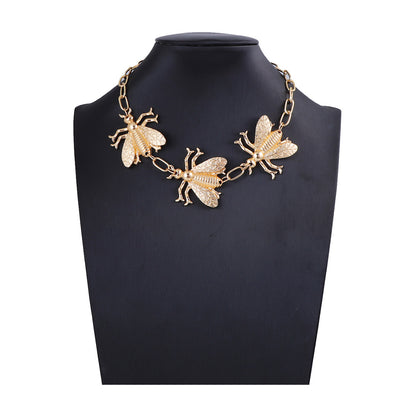 Unique Statement Alloy Animal-Insect Layered Choker Necklace - Exquisite Hip-Hop Punk Style for Bold Fashion Lovers